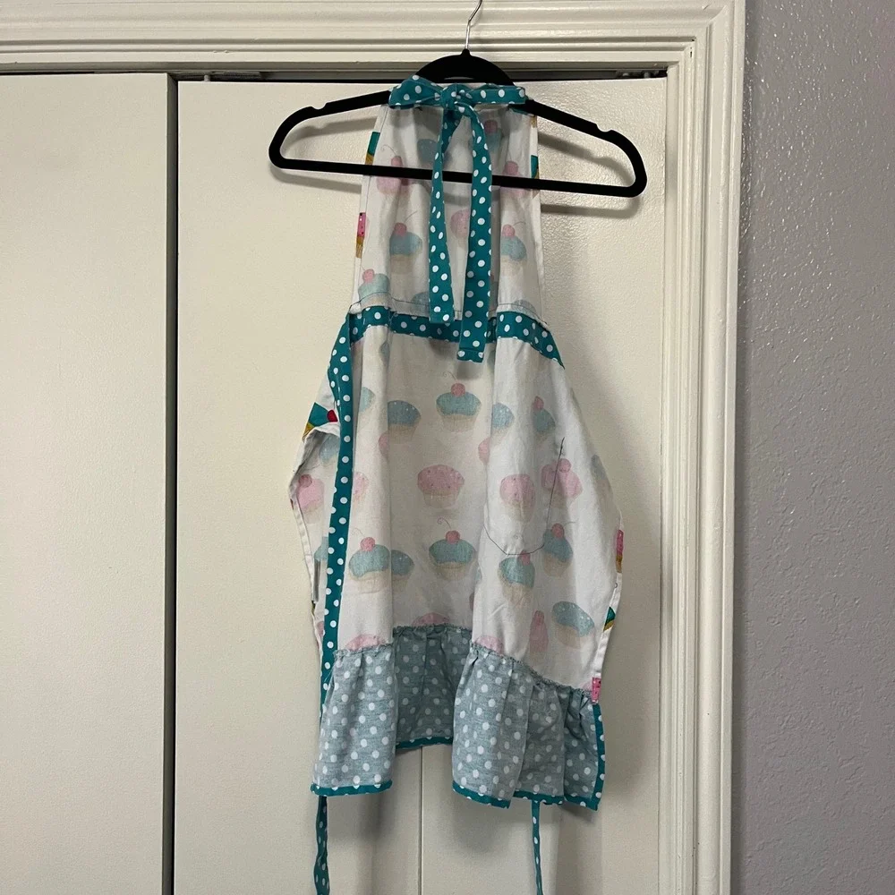 Gourmet Club Women's‎ Cupcake Apron Teal Polka Dot Ruffle Kitchen Baking Fun